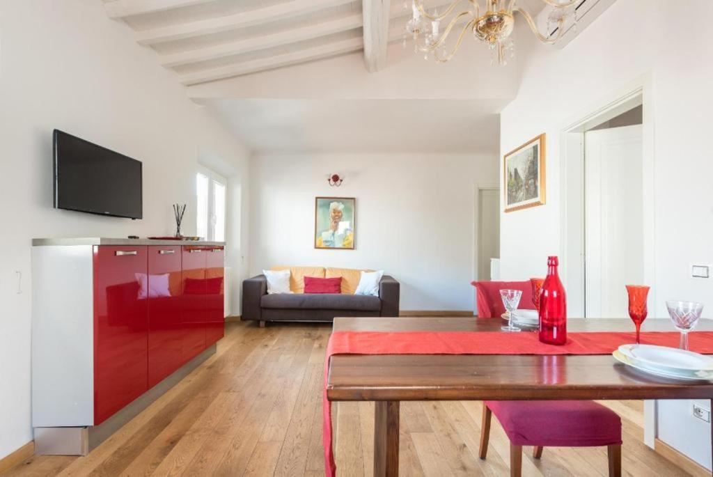 Loveweekends With Duomo View Apartment *